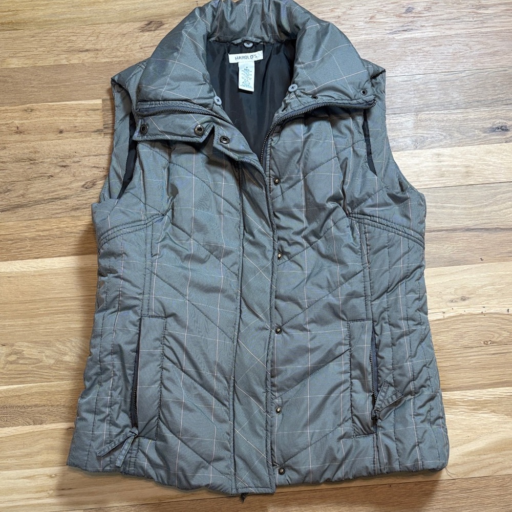 Harold’s Taupe Plaid Quilted Puffer Vest Women’s M